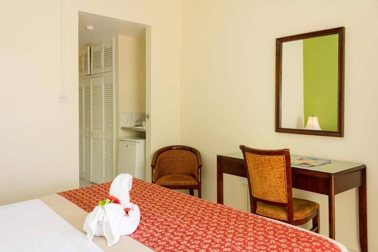 Bay Gardens Hotel Gros Islet Room photo