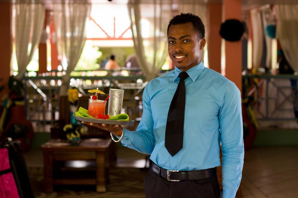Bay Gardens Hotel Gros Islet Exterior photo