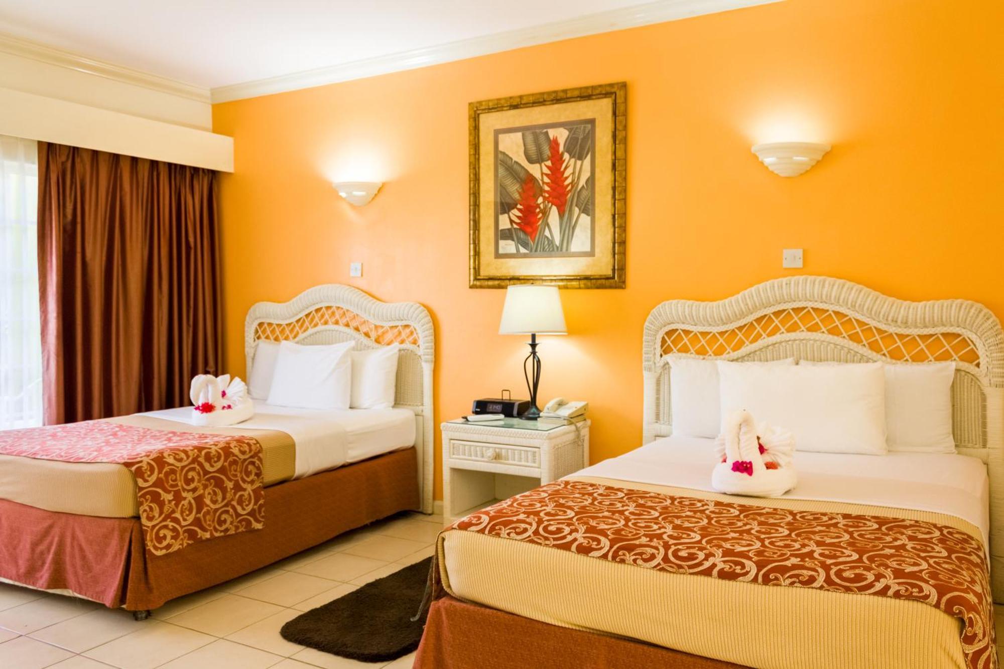Bay Gardens Hotel Gros Islet Exterior photo